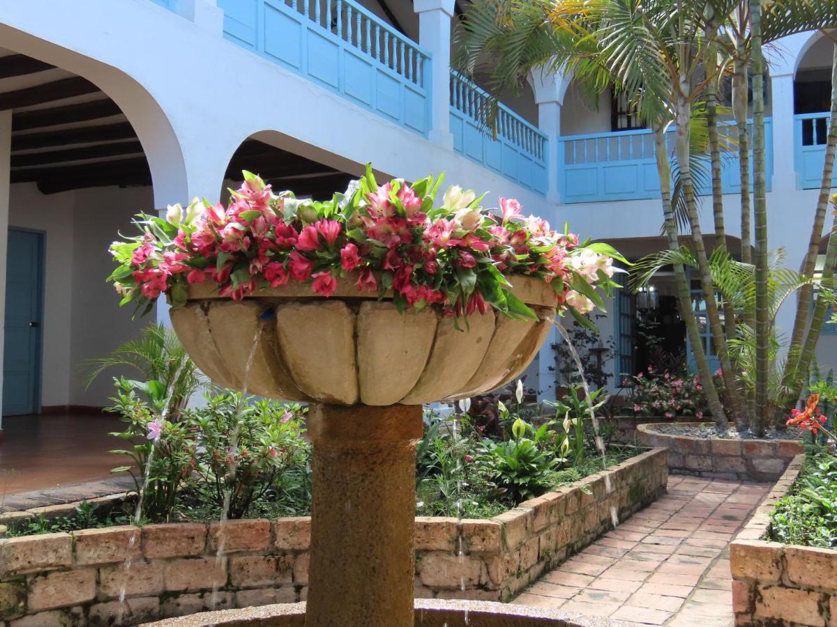 Aqua Vitae Hotel 莱瓦镇 外观 照片