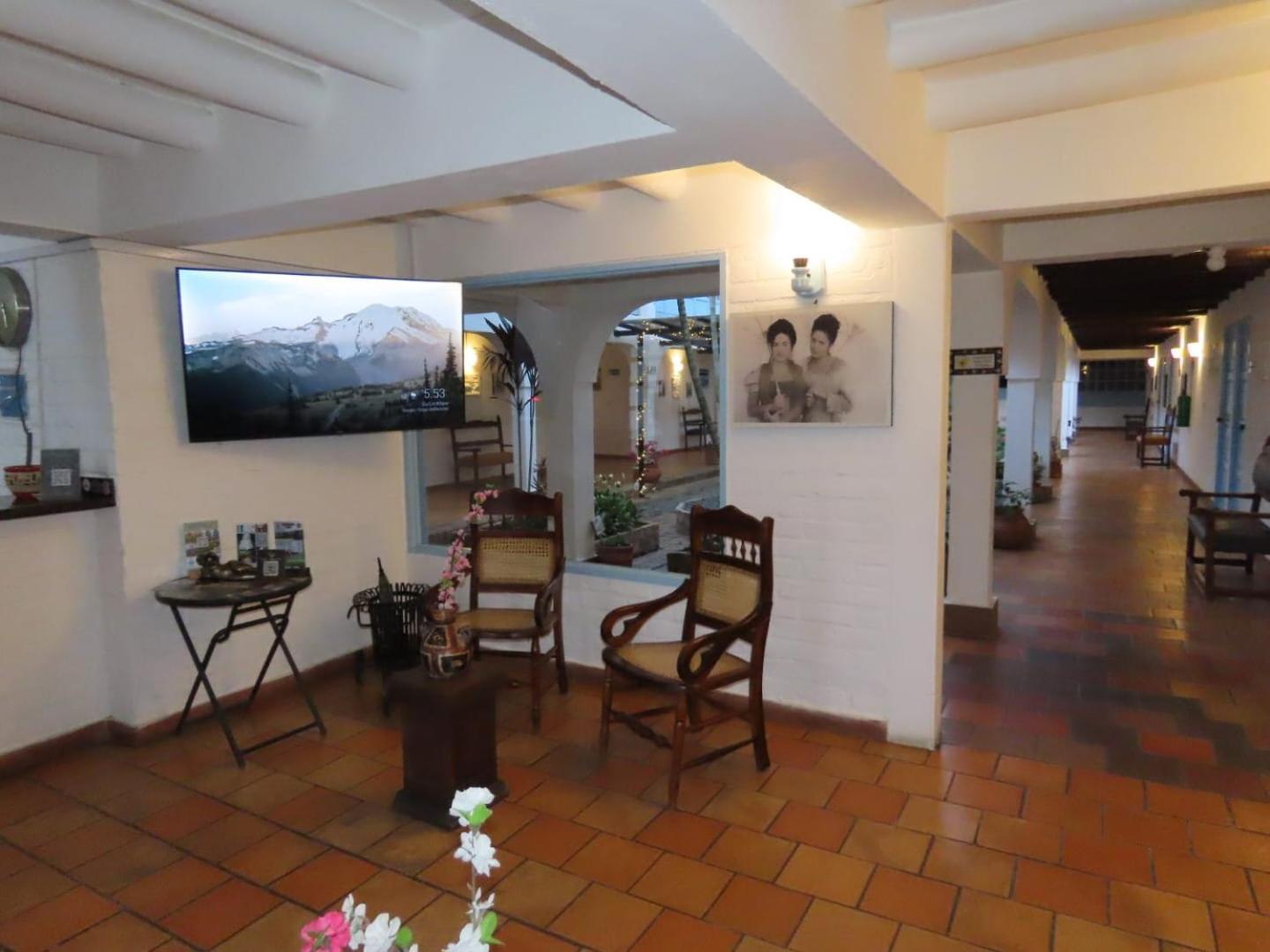 Aqua Vitae Hotel 莱瓦镇 外观 照片